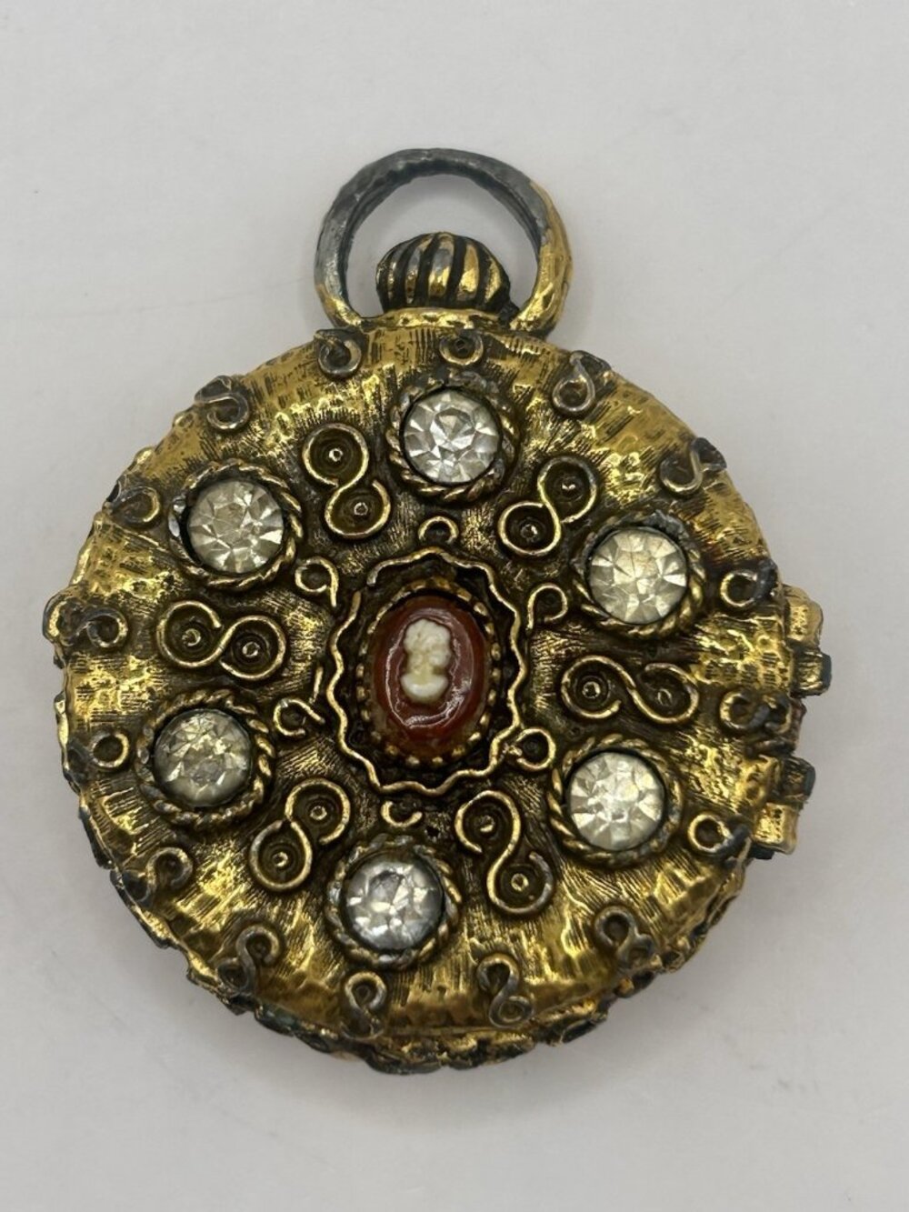 Vintage Mary Chess "Tapestry” Solid Perfume Compact Locket Original tag Cameo - Picture 11 of 16